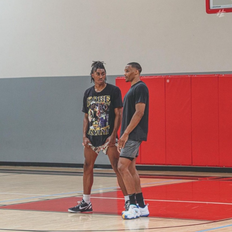 输给米兰后拉齐奥对主裁判不判罚点球不满，决定新闻沉默（负于米兰后，拉齐奥不满主裁未判点球，宣布媒体静默）