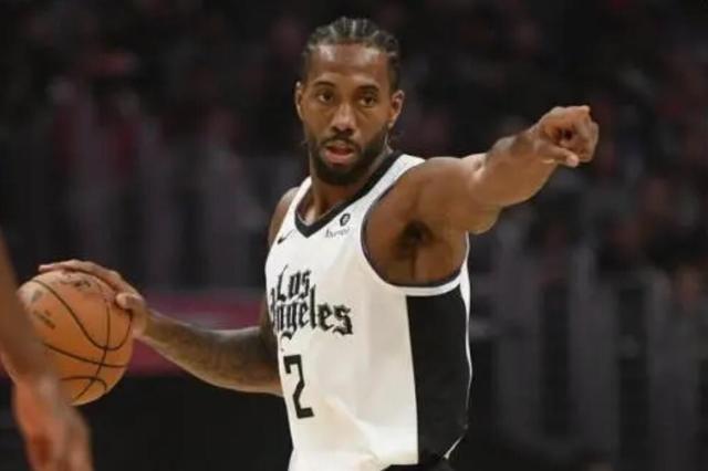 你们猜猜巴扎黑最喜欢带哪顶帽子？（猜猜看，巴扎黑最钟爱哪顶帽子？）