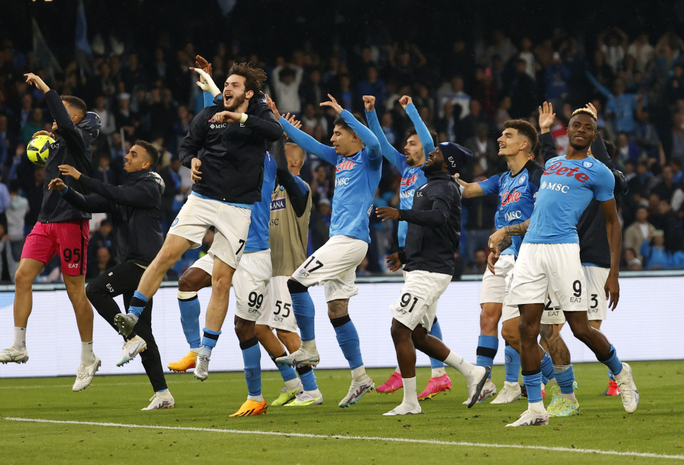 客场连战，磨锋砺刃 请查收利物浦备战国际米兰公开训练直播回放（连客鏖战，锋芒再砺：利物浦备战国米公开训练直播回放）