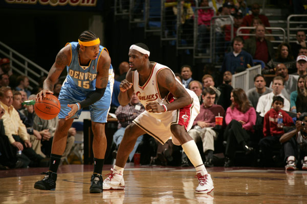 前11轮仅打进12球，斯基拉：罗马想在冬窗买新前锋和右脚边锋（前11场仅12球，斯基拉称罗马计划冬窗引进新中锋与右脚边锋）