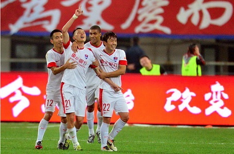 中超联赛总结：积分榜前三分析,（中超赛季盘点：积分榜前三队解析）