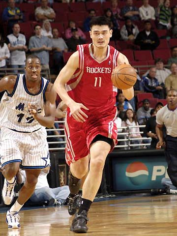 意媒：铃木彩艳可能因为手部骨折缺阵三个月，明年2至3月复出（意媒：手部骨折或让铃木彩艳伤停三个月，预计明年2至3月回归）