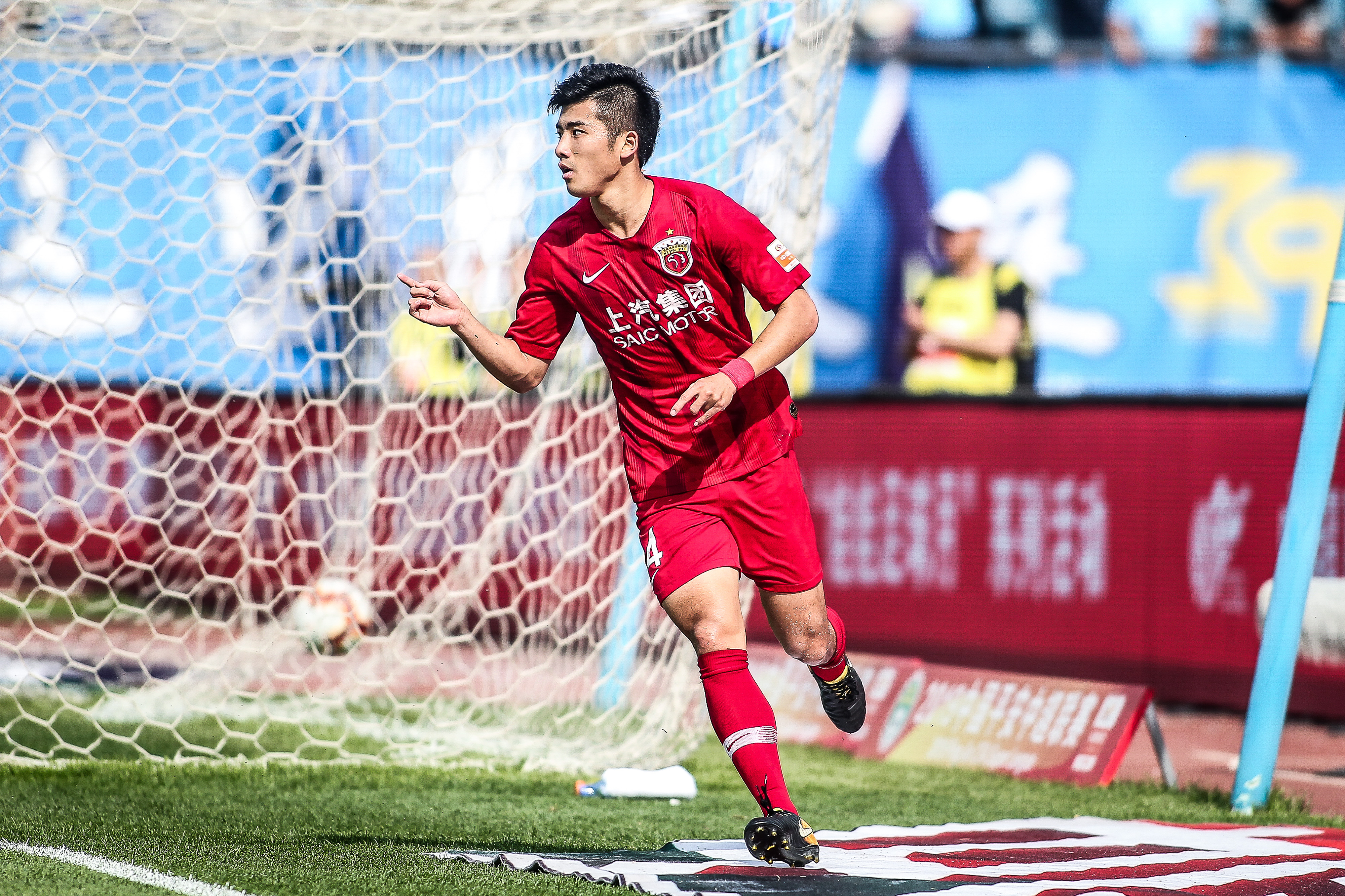 格罗索：停止与2006年国家队比较，年轻球员要重建意大利足球（格罗索：别再与2006冠军队相提并论，重振意大利足球靠新生代）