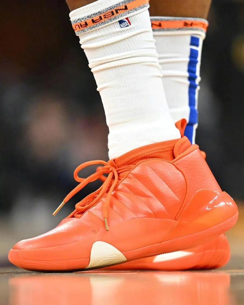 大巴黎官方：舍瓦利耶脚踝受伤接受治疗，杜埃正在恢复阶段（巴黎圣日耳曼官宣：舍瓦利耶脚踝伤已接受治疗，杜埃正处恢复期）