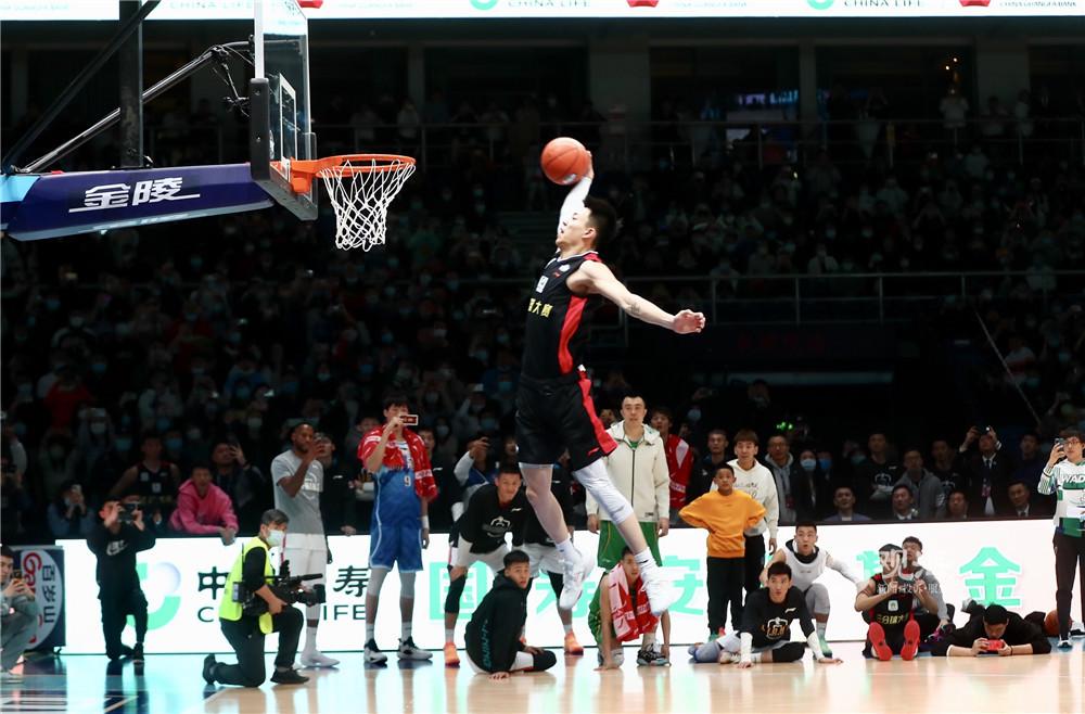 米体：尤文财报通过，确认亏损5800万欧元；科莫利进入董事会（米体：尤文财报获批，确认亏损5800万欧元；科莫利加入董事会）