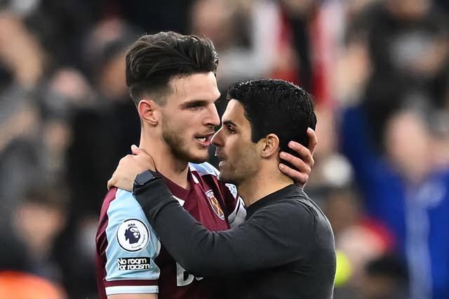 曼联主帅谈球队战术与未来（曼联主教练解读球队战术思路与未来规划）