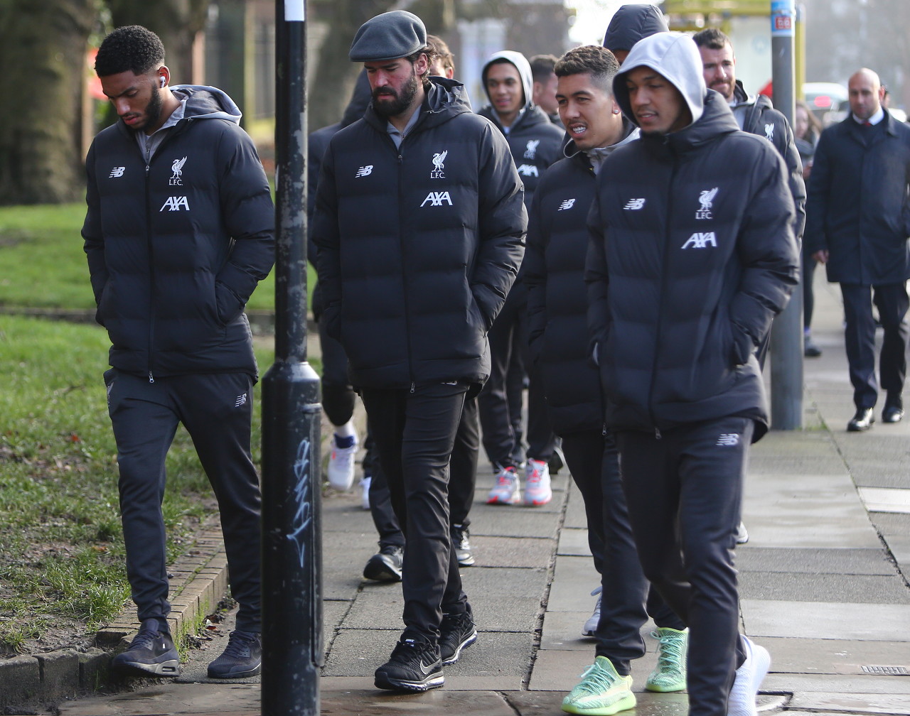 大巴黎对阵雷恩大名单：登贝莱领衔锋线，门将舍瓦利耶缺席（巴黎圣日耳曼战雷恩名单出炉：登贝莱领衔锋线，门将舍瓦利耶无缘）