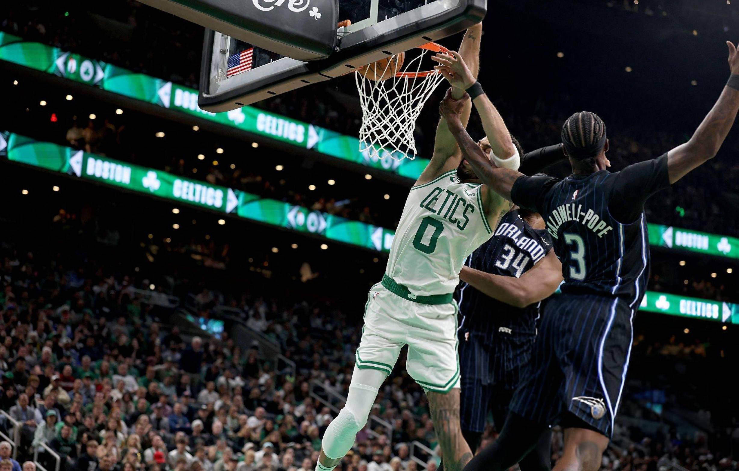 港媒：虽无缘亚洲杯，但港足总依旧为港队发放了100万奖金（港媒：港队无缘亚洲杯，足总仍向球队发放100万元奖金）