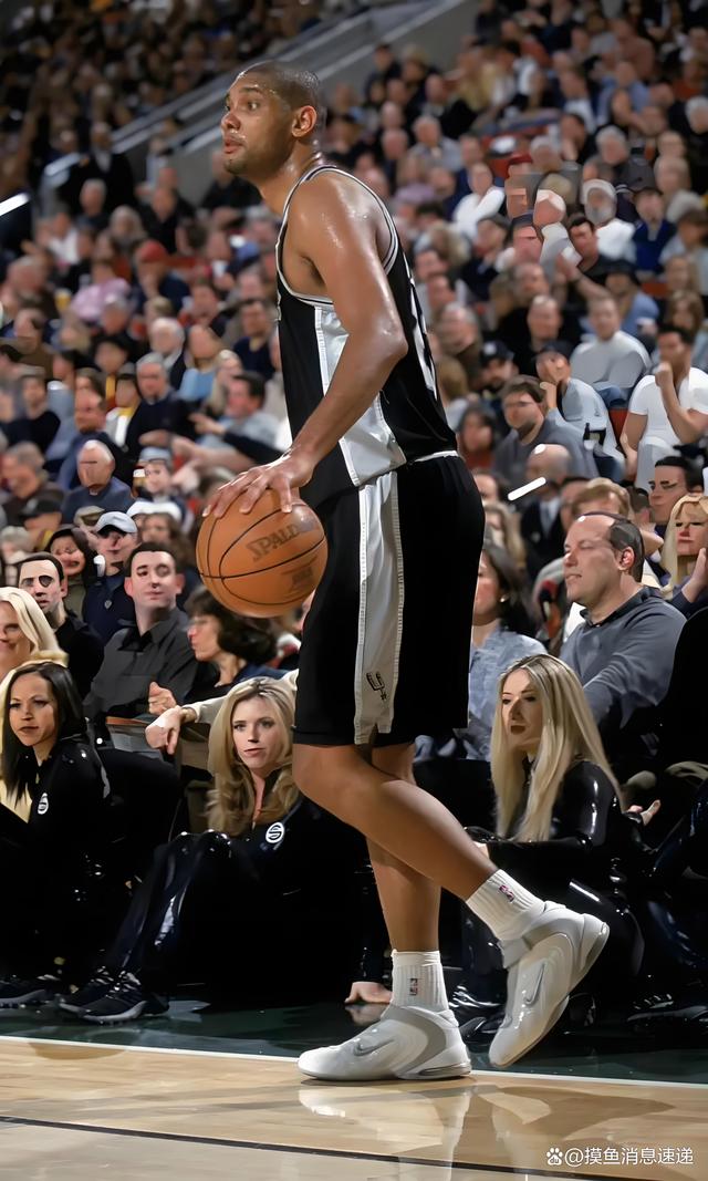 巴萨临时更换发布会人选，德容让位马丁内斯（巴萨临时调整发布会安排，马丁内斯取代德容出席）