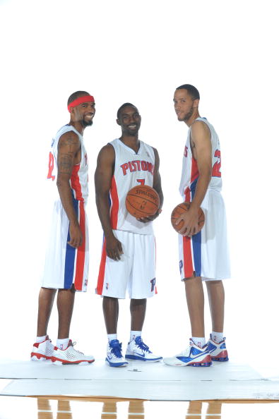 篮球篮网连续输球，主帅承认战术失误（篮网遭遇连败，主帅坦言战术布置有误）