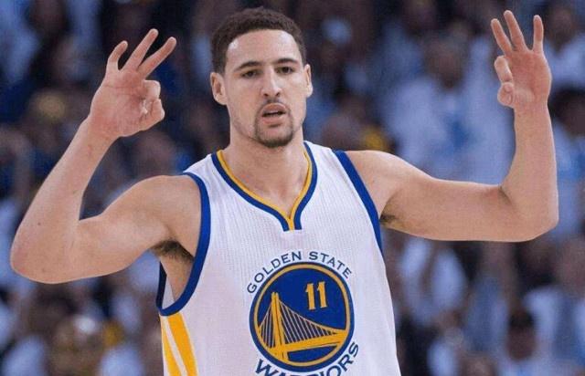 湖人浓眉哥篮下统治锁定胜利（浓眉内线碾压助湖人锁定胜局）